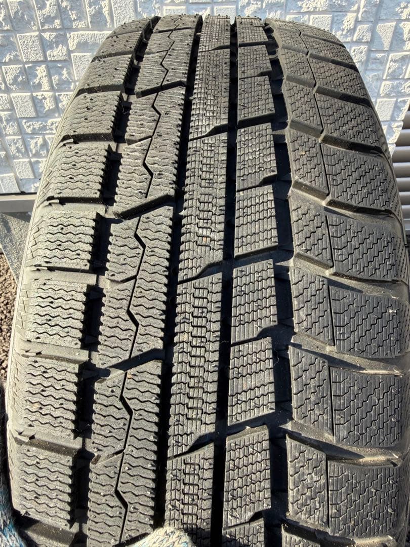 スタッドレスタイヤ　ホイールセット 4本215/60R17