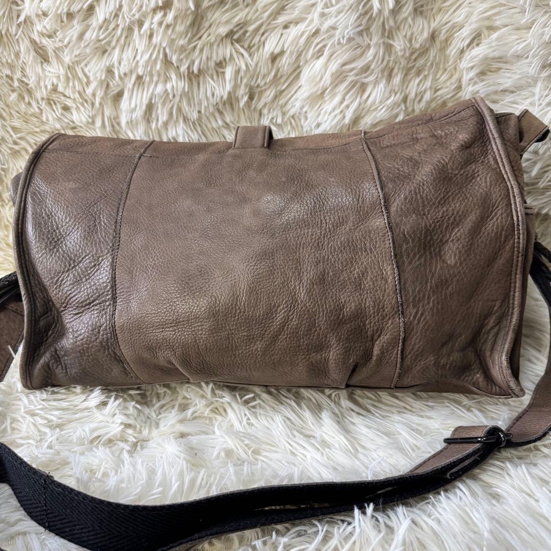 ZER 本革レザー　ショルダーバッグ 三層式