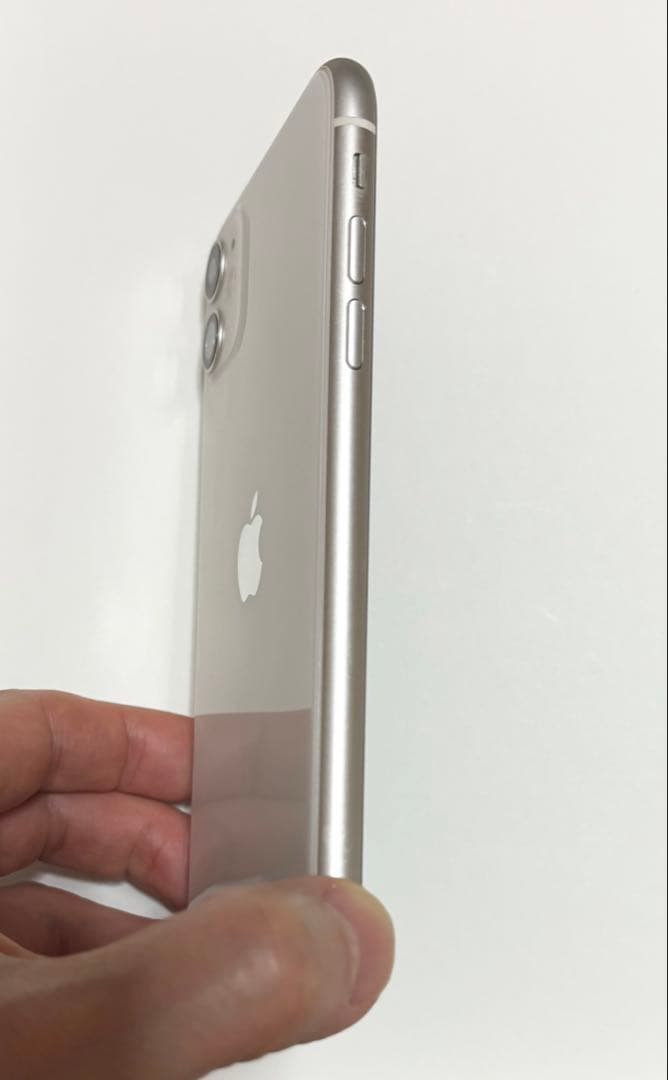 iPhone11、ホワイト、SIMロック解除済み、付属品、箱付き