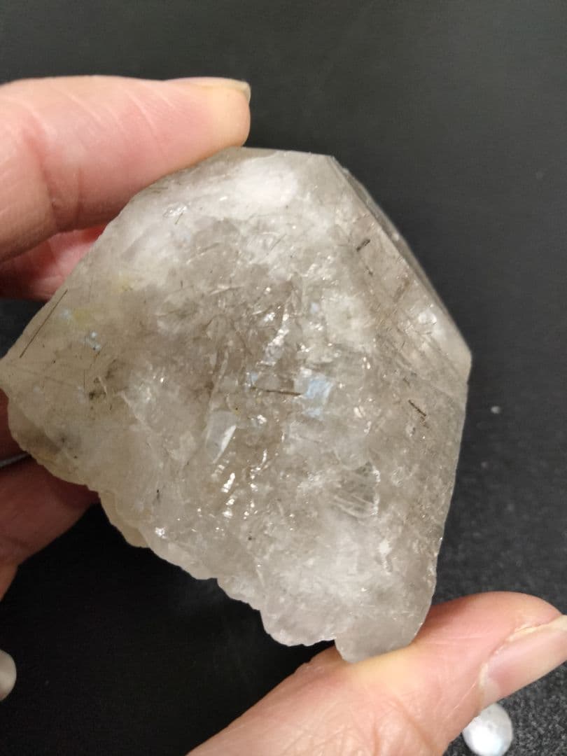 国産鉱物　山梨県　塩山竹森山　番号99天然水晶　　トルマリン入り水晶