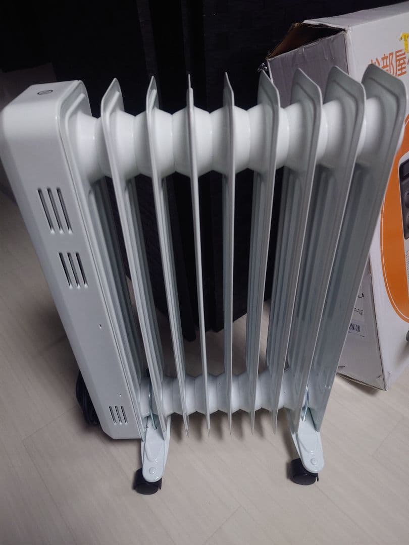 オイルヒーター 1200W 三段階切替　新品同様です!乾燥対策にコレです!