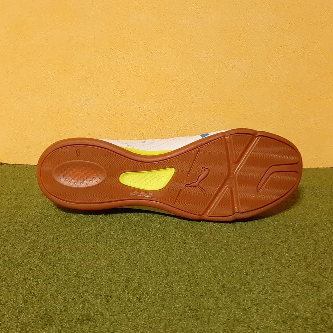 新品 フットサルシューズ プーマ エヴォスピード サラ 廃盤 レア 28.0cm