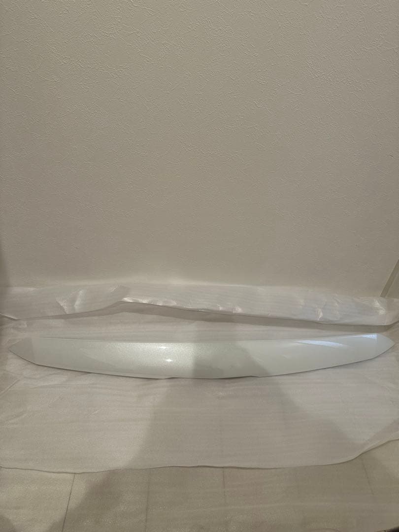 トヨタ 30アルファード　純正　フードトップモール　 ホワイトパール