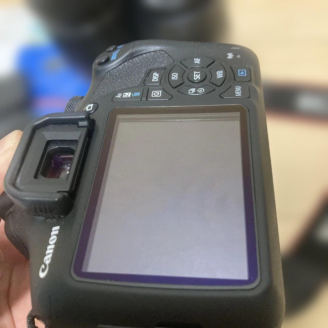 w*n様 【ズームレンズ付き】Canon EOS kiss X90 デジタル一眼