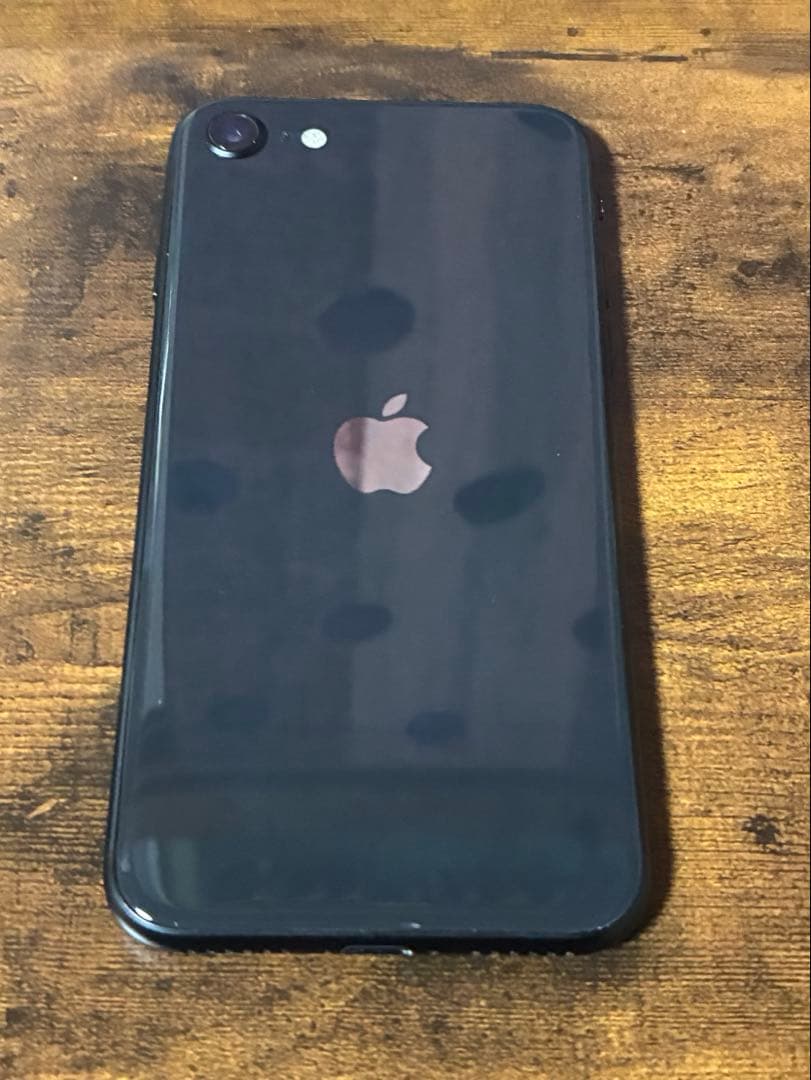 iPhone SE (2020) 64GB - ブラック - バッテリー84%