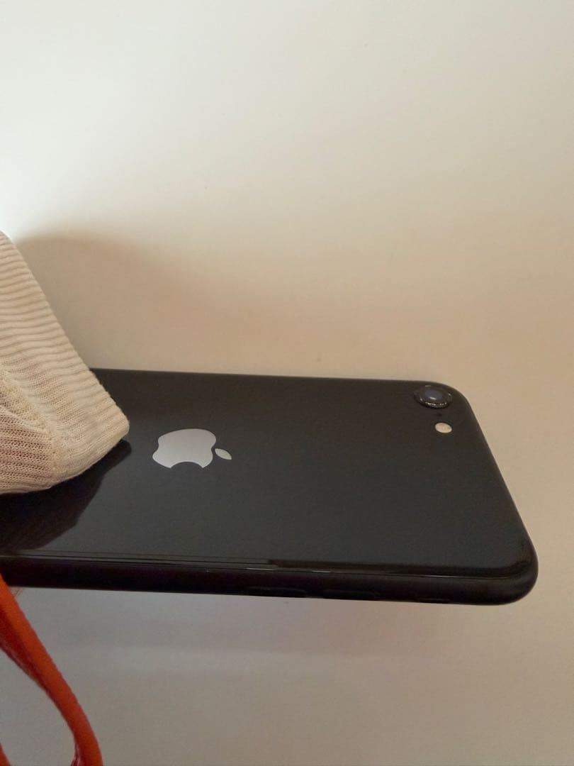 《美品》iPhone SE 第2世代 64GB ブラック