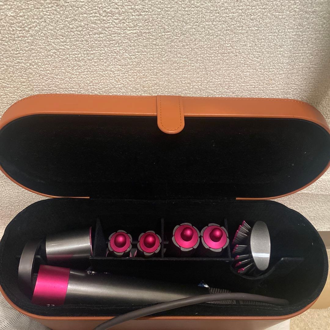 ダイソン エアラップ ボリュームアンドシェイプ(ニッケル／フューシャ)