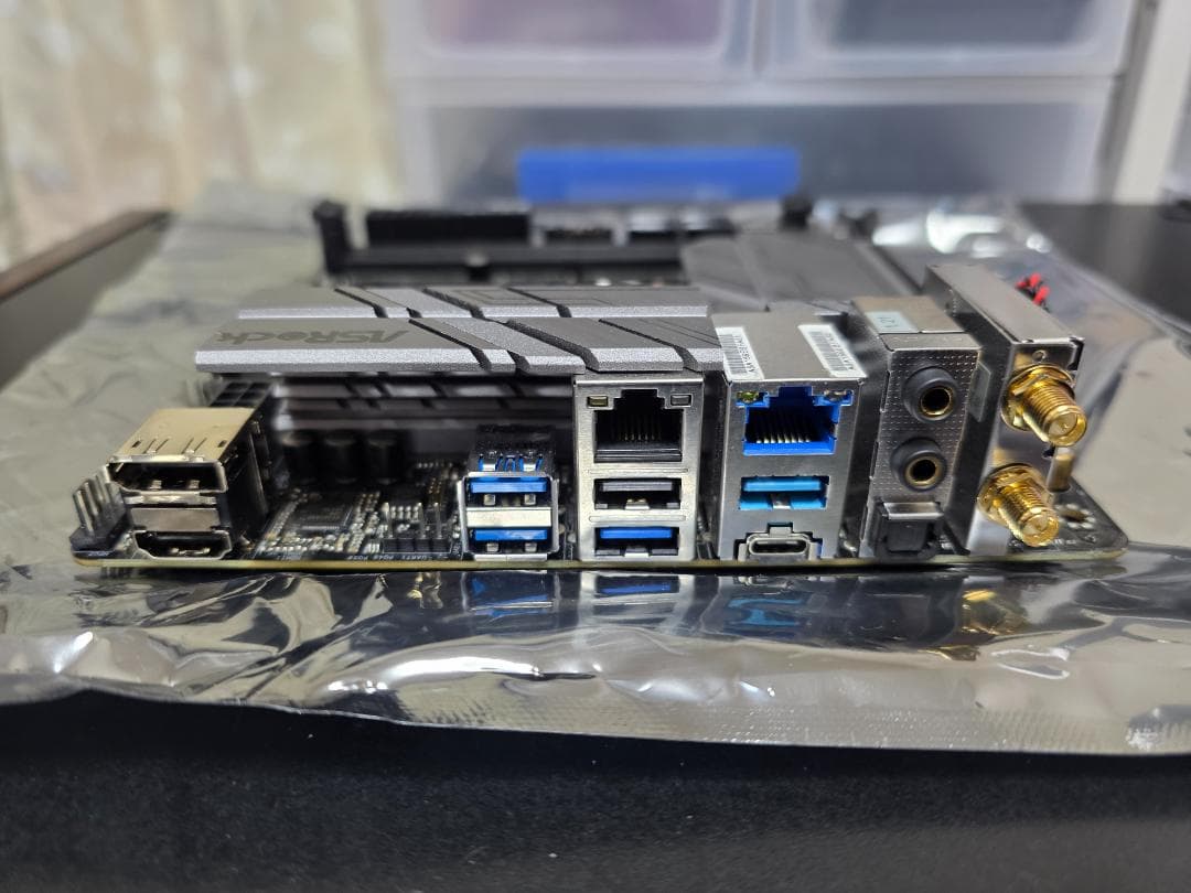 ASRock Z790M-ITX WiFi mini ITXマザーボード