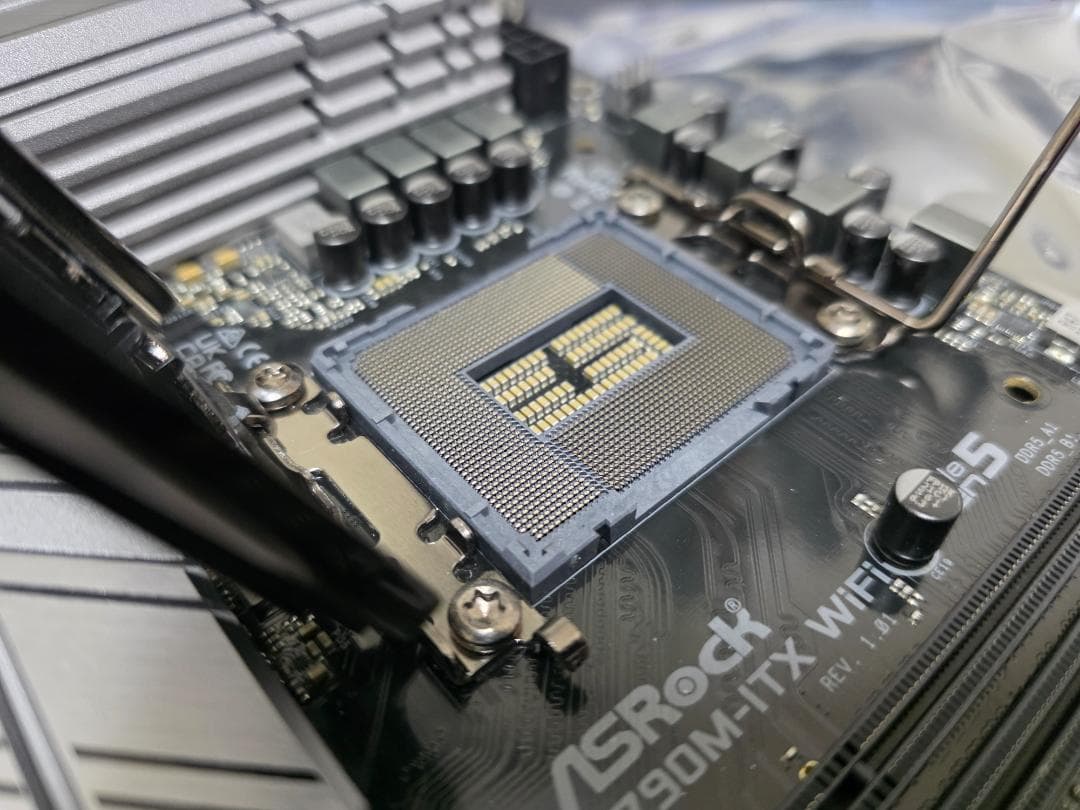 ASRock Z790M-ITX WiFi mini ITXマザーボード