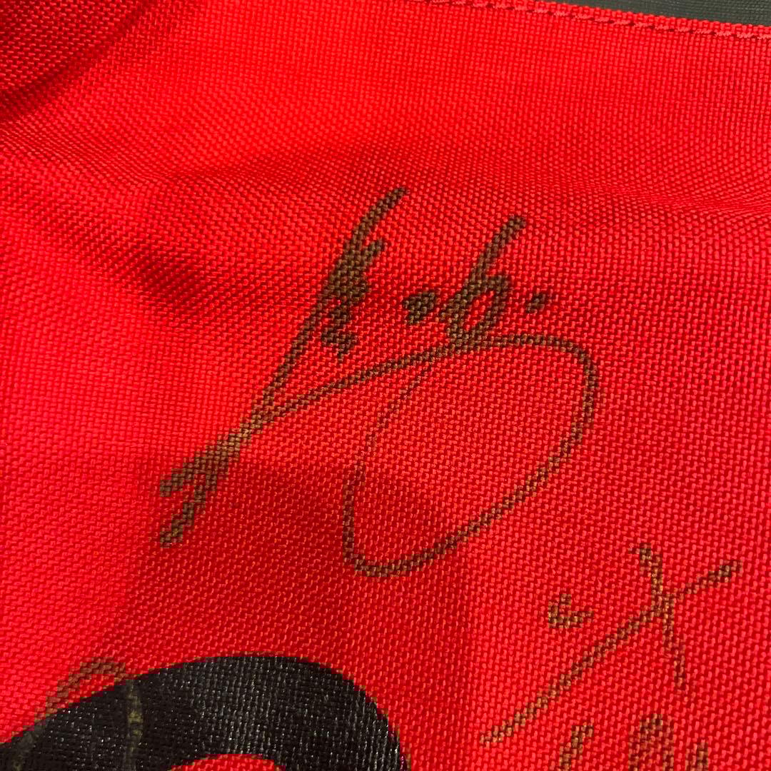 広島東洋カープ　選手直筆サイン入り　メッセンジャーバッグ 赤黒