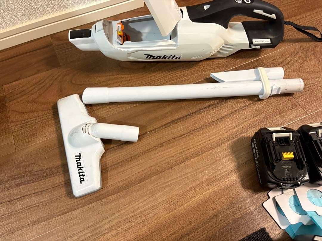 Makita マキタ コードレス掃除機 紙パック式18V