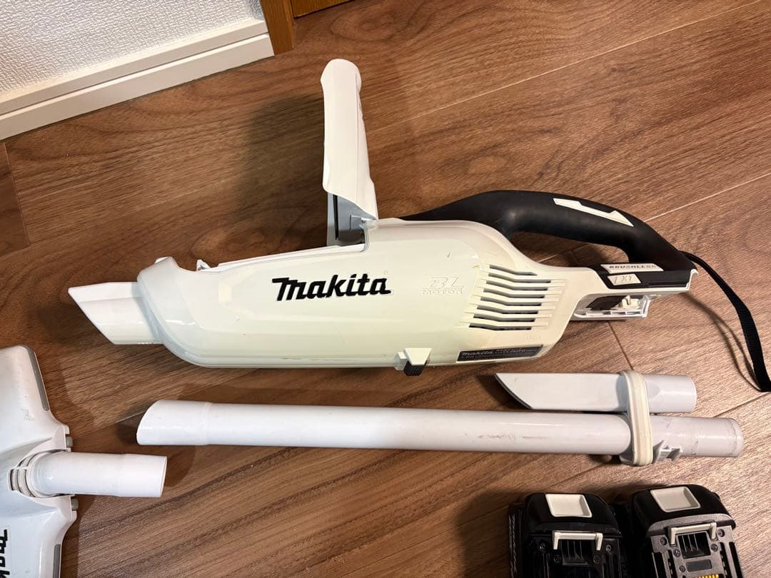 Makita マキタ コードレス掃除機 紙パック式18V
