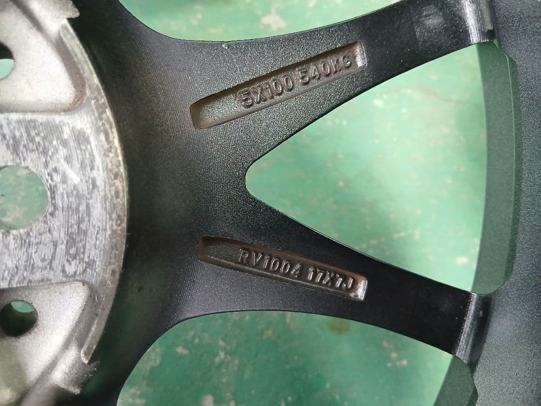 17インチ　スタッドレスタイヤ