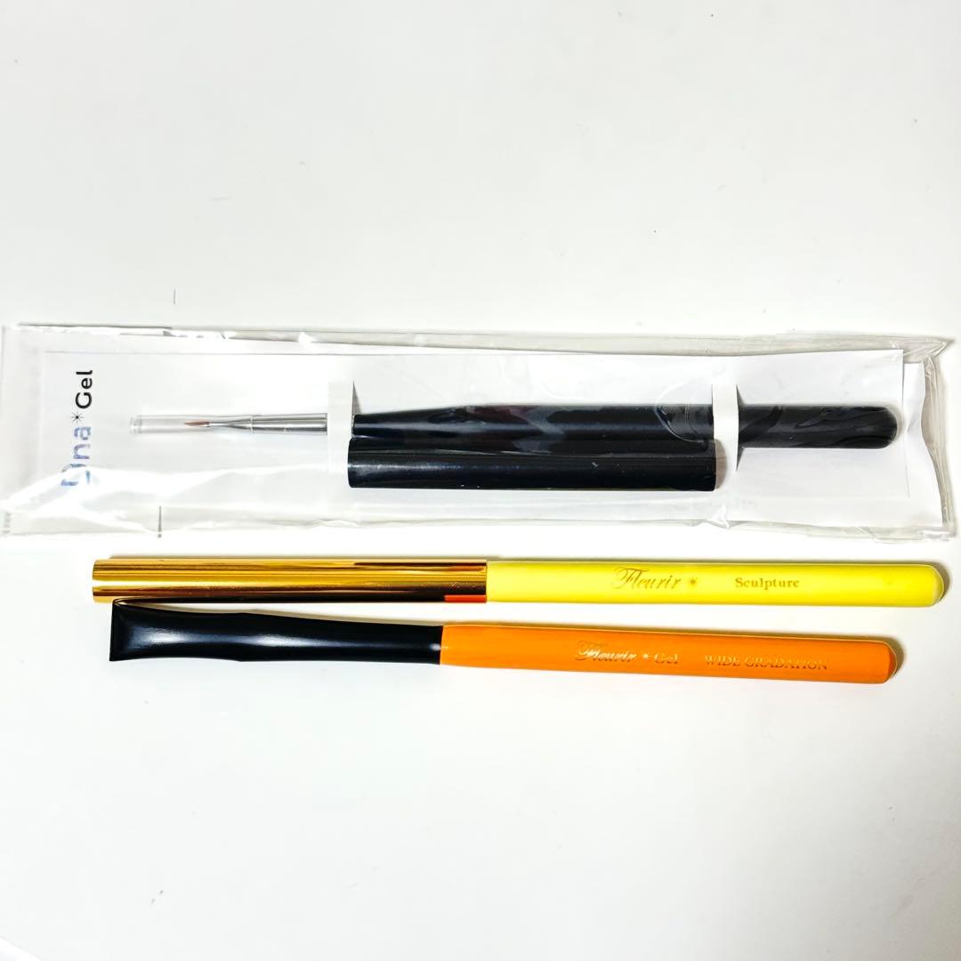 【新品未使用】フルーリア スカルプブラシ コリンスキー　アクリル　グラデーション