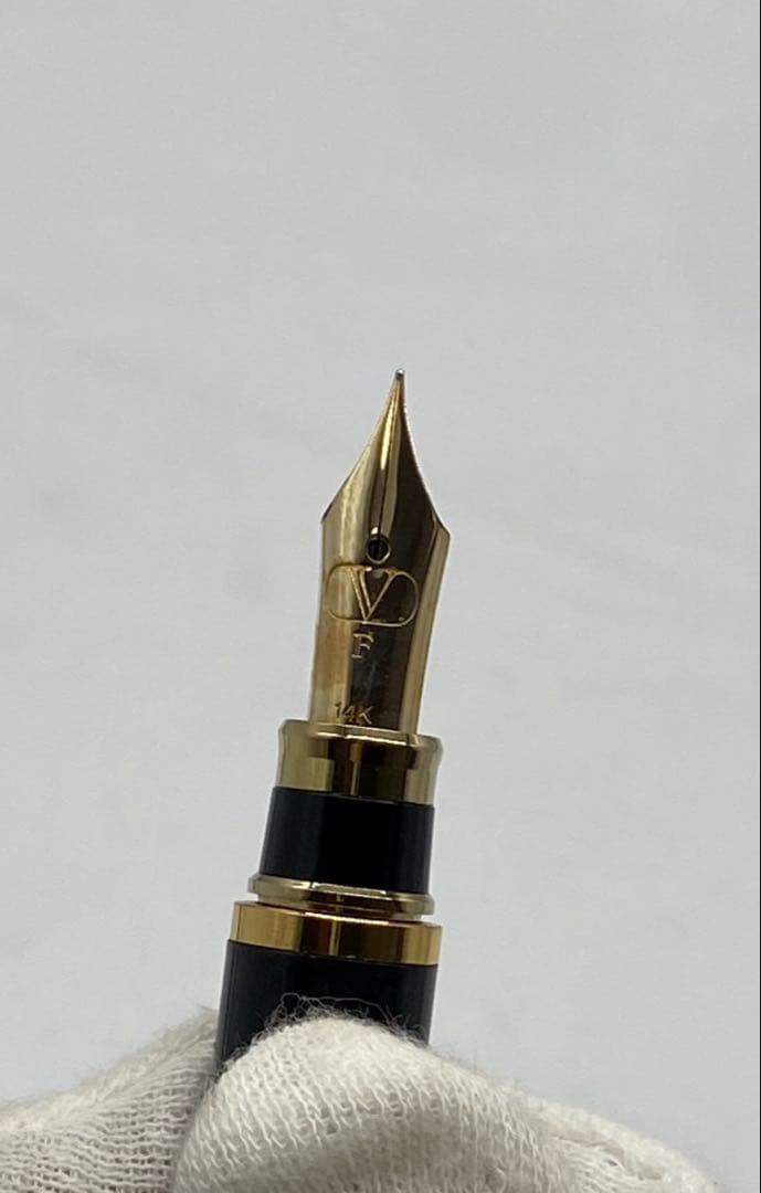 バレンチノ ガラヴァーニ（Valentino Garavani）万年筆