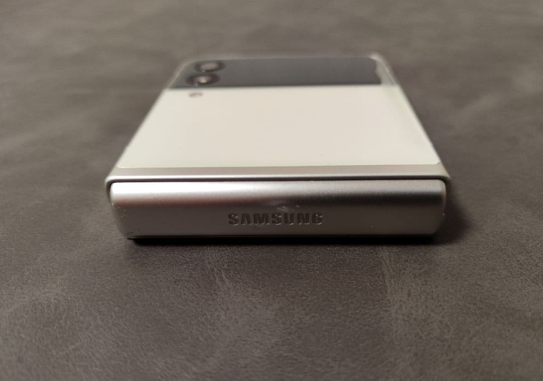 スマートフォン本体 Galaxy Z Flip3 5G (RAM8GB ROM256GB)