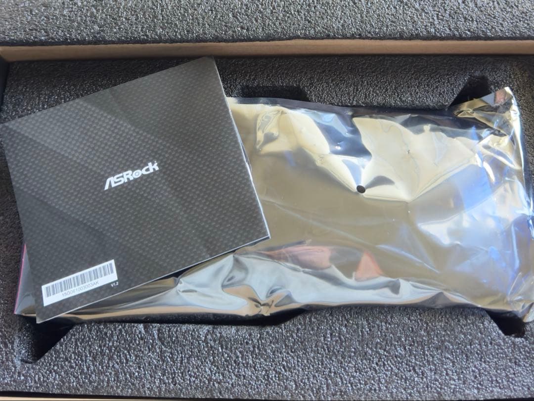 RADEON RX9070XT 16GB AMD ASRock 保証有