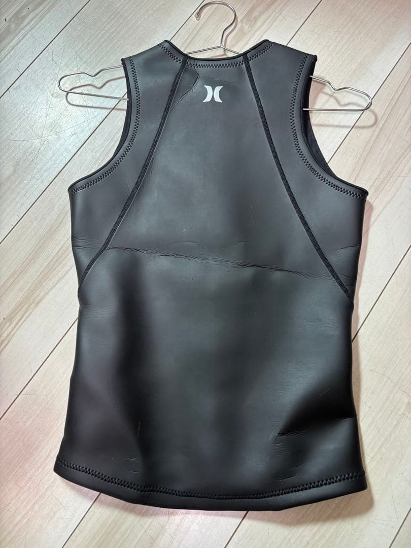 Hurley タッパー　ベスト　MLサイズ