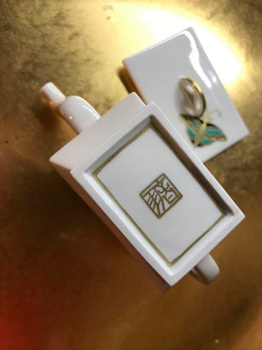 商談中　京都料亭仕様　白磁　金彩　蝶々　醤油さし