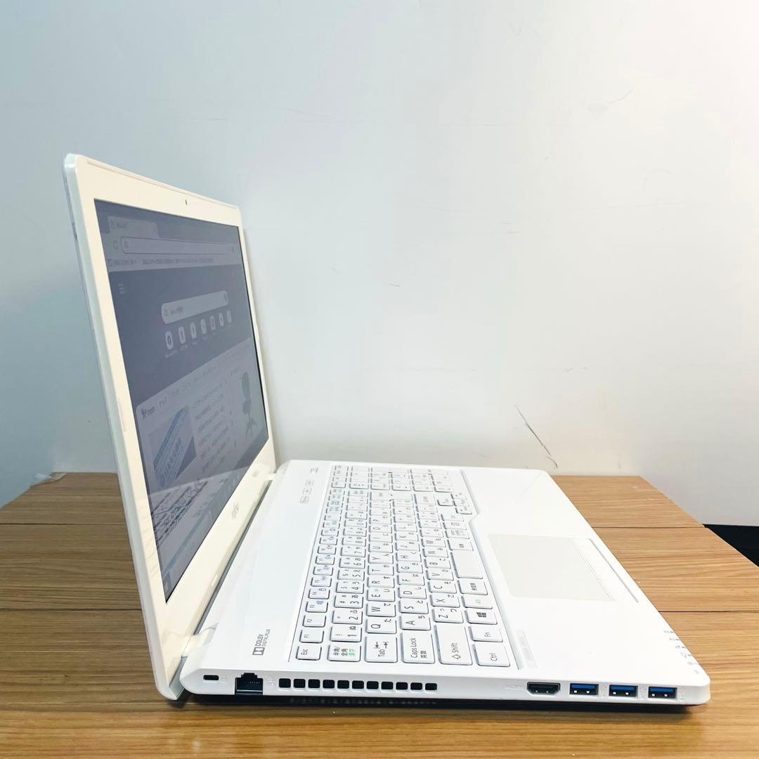 すぐ使える設定済みホワイト富士通SSDメモリ8ギガwin11オフィスDVDカメラ