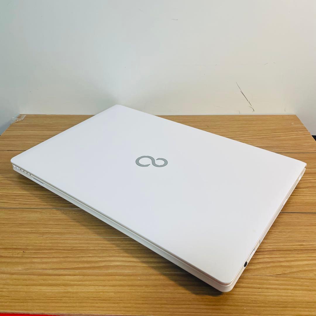 すぐ使える設定済みホワイト富士通SSDメモリ8ギガwin11オフィスDVDカメラ