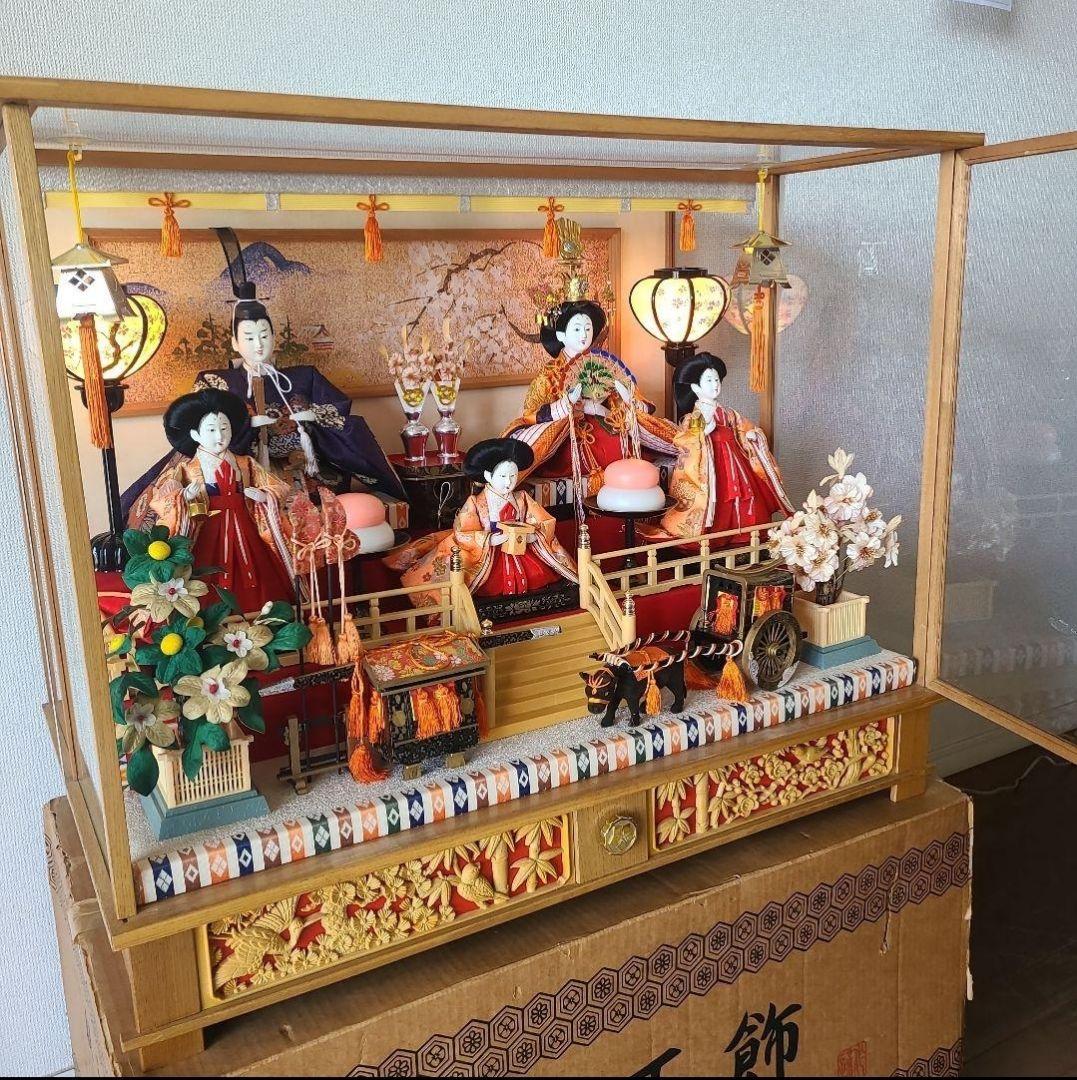 【特選】雛人形　雛飾り　親王飾　彫刻　日本人形　オルゴール付き　ケース入り