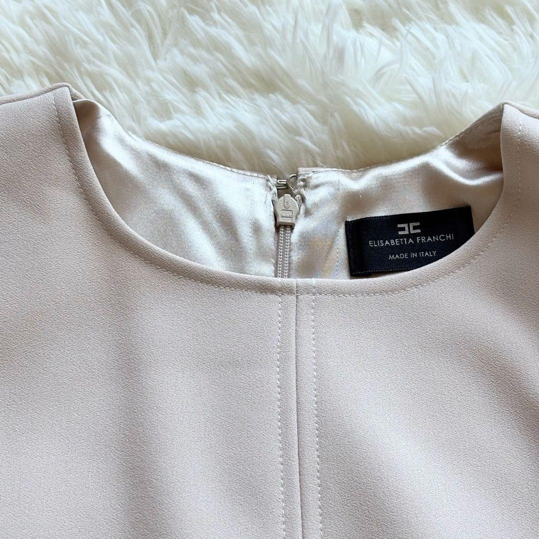 エリザベッタ フランキ　ワンピース　イタリア製　ロゴ金ボタン　ピンクベージュ