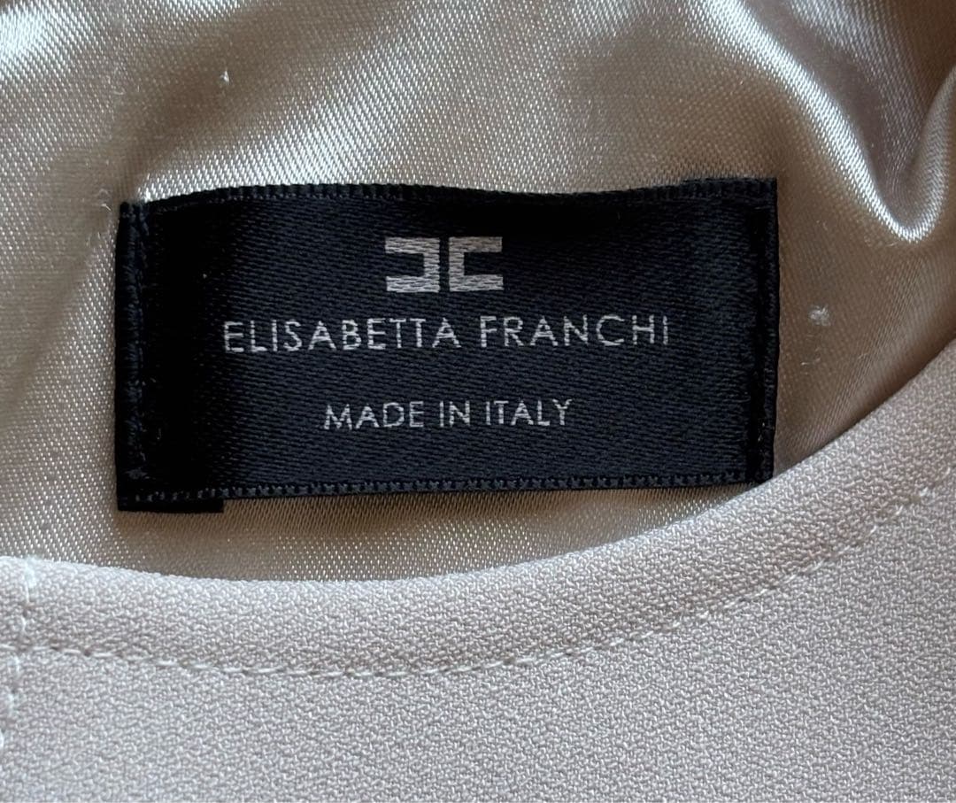 エリザベッタ フランキ　ワンピース　イタリア製　ロゴ金ボタン　ピンクベージュ