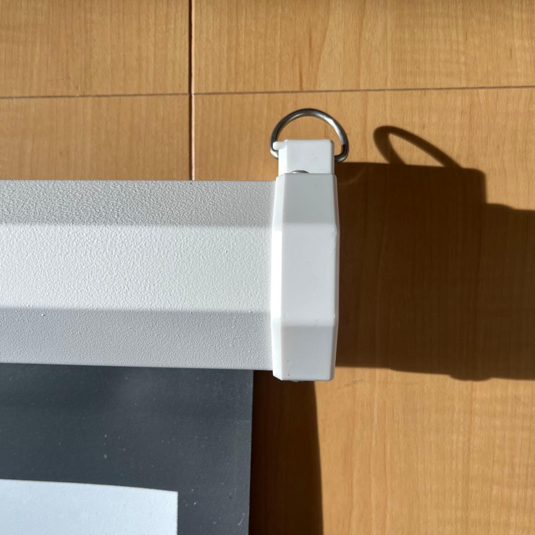 天吊り/壁掛けスクリーン　72インチ16:9