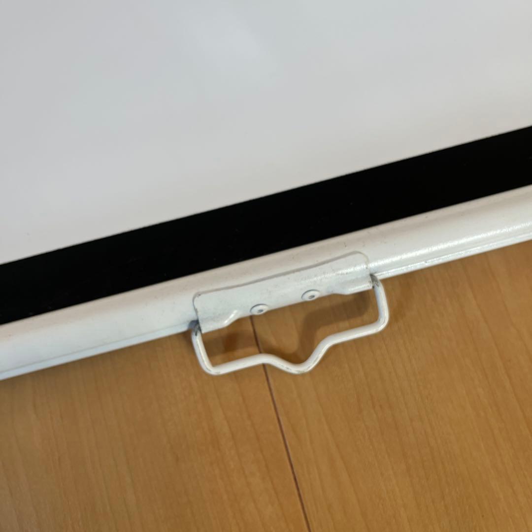 天吊り/壁掛けスクリーン　72インチ16:9