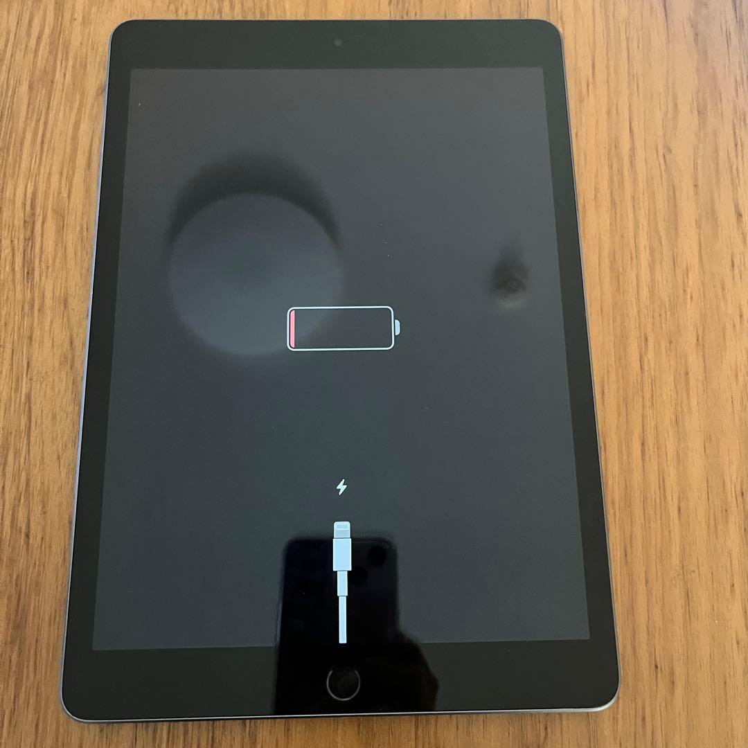 【iPad本体】(ジャンク)第9世代64gbスペースグレー