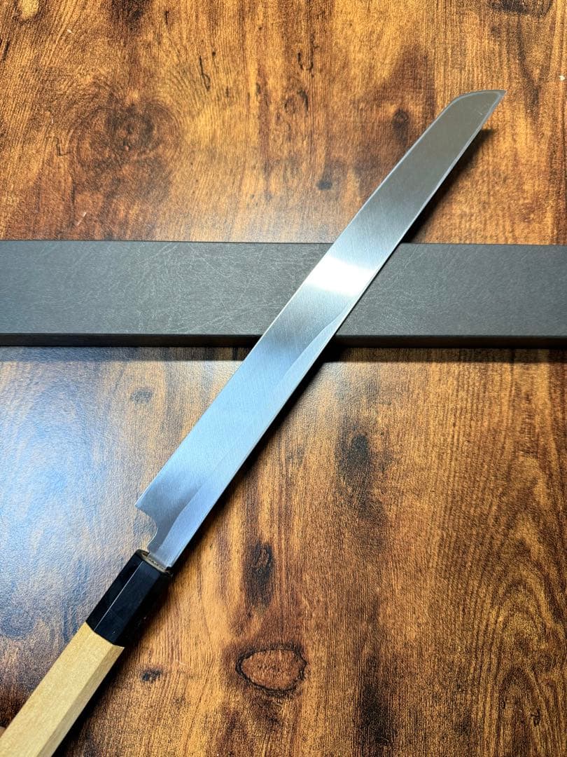 【堺打刃物】　蛸引 先丸　包丁　9寸　白二鋼　水牛八角柄