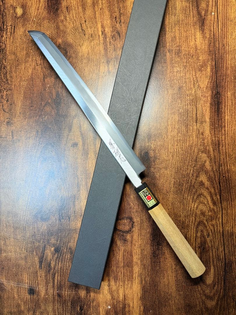 【堺打刃物】　蛸引 先丸　包丁　9寸　白二鋼　水牛八角柄