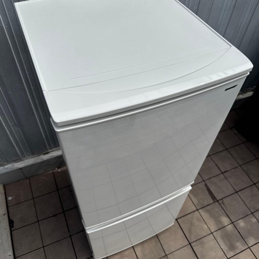 SHARP 冷蔵庫 2ドア つけかえどっちもドア 137L 木目調ホワイト