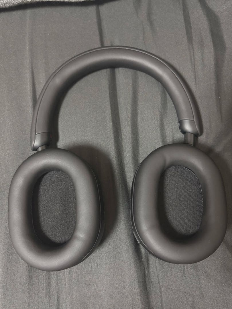 SONY WH-1000XM5 ブラック　付属品/ケース付き（箱無し）