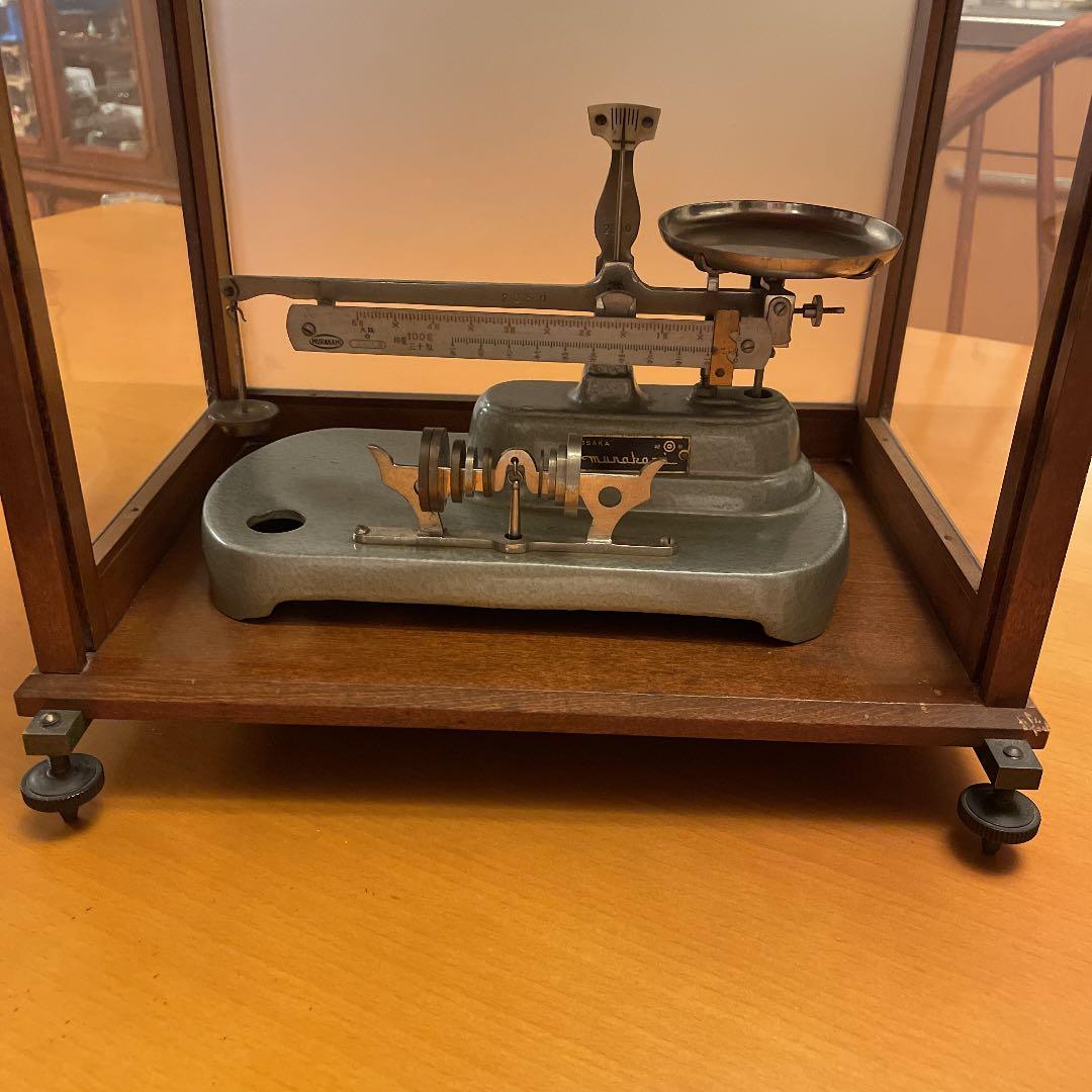 レトロの上皿天秤　村上衡器製作所　大阪優良企業　ディスプレイに　貴重なケースです