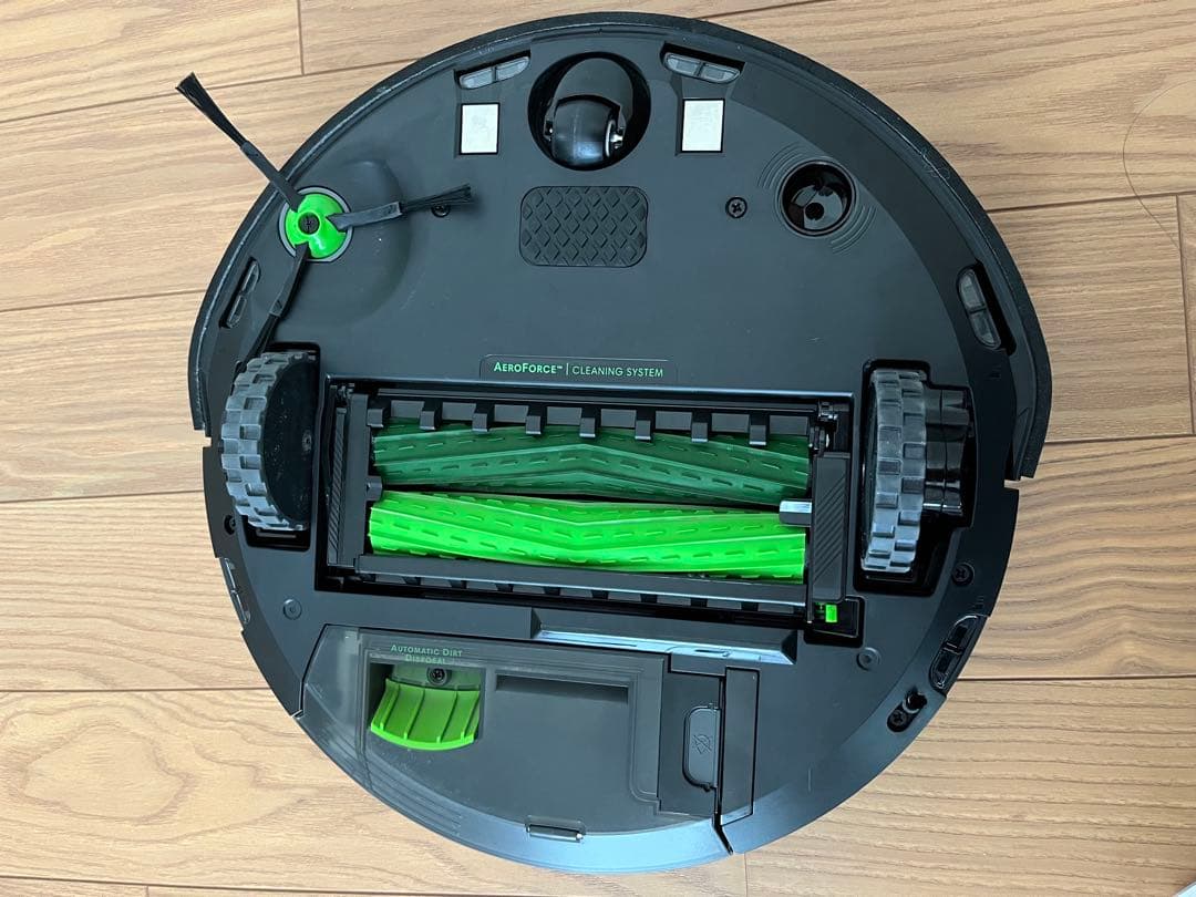 iRobot Roomba j7+ キズ防止クッションガード付き　美品