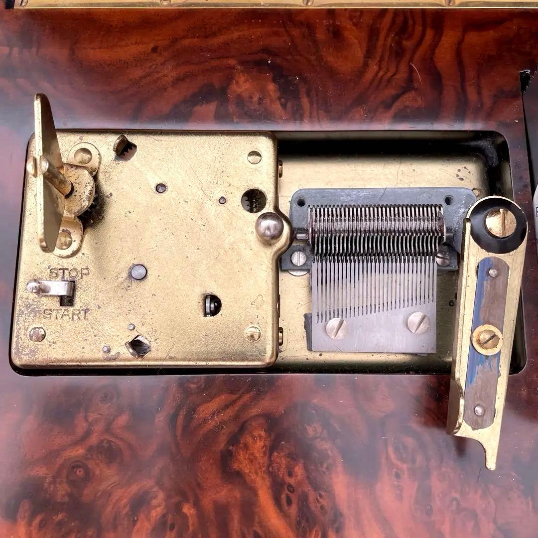 ディスク22枚付き　リュージュオルゴール　ドーム型クルミ象嵌箱ディスクオルゴール