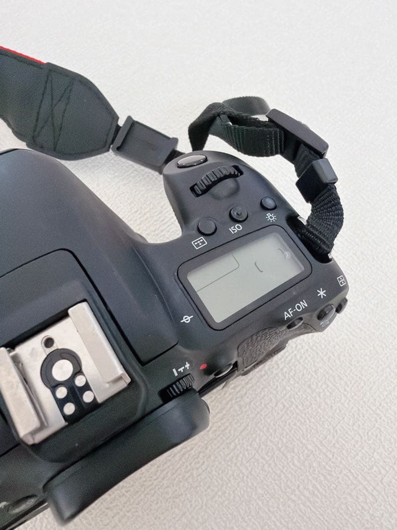 【美品】CANON EOS 9000D 一眼レフカメラ