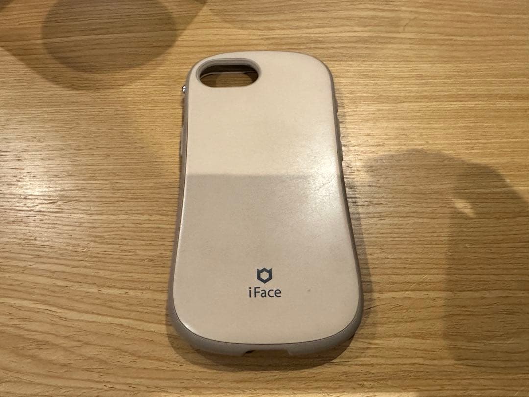 【美品】Apple iPhone 16e ホワイト simフリー