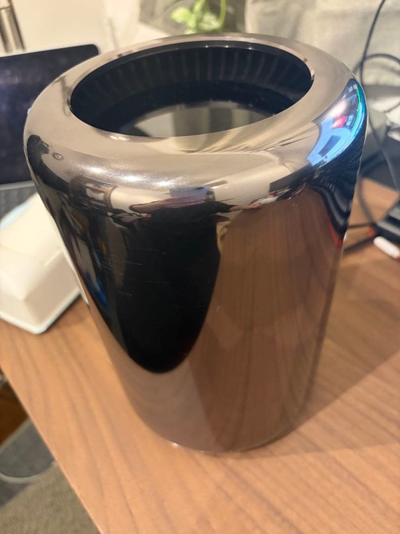 Apple Mac Pro 2013 本体