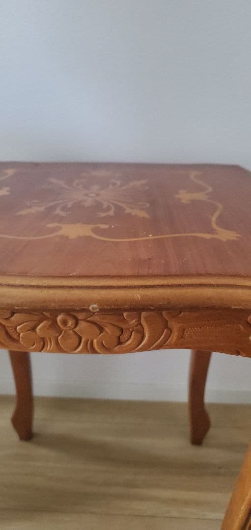 ​【イタリア製】アンティーク調 サイドテーブル 象嵌細工 猫脚 コーヒーテーブル