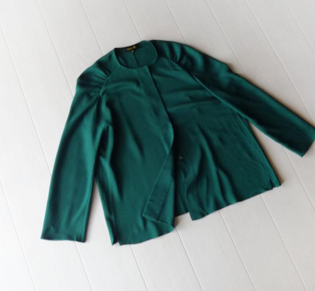 美品 ドゥロワー 7,7万円 シルクのノーカラーブラウス グリーン Drawer