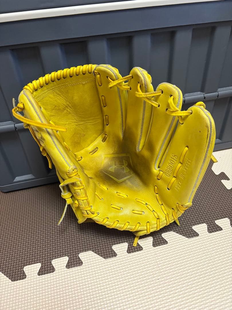 アンダーアーマー硬式ピッチャー用グローブ