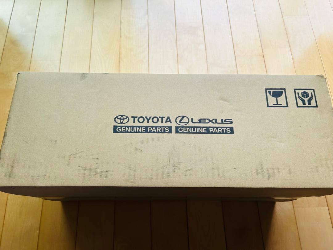 ★新品未使用★クラウン アスリート 210 前期　テール ランプ 左　助手席側