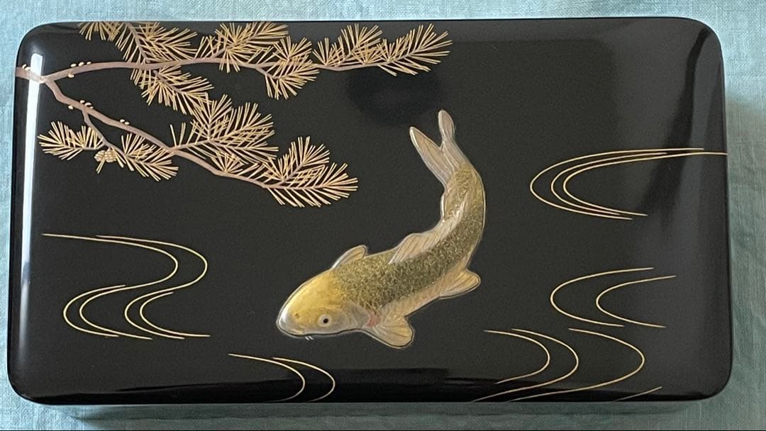 象彦漆器 【松鯉蒔絵 莨箱】