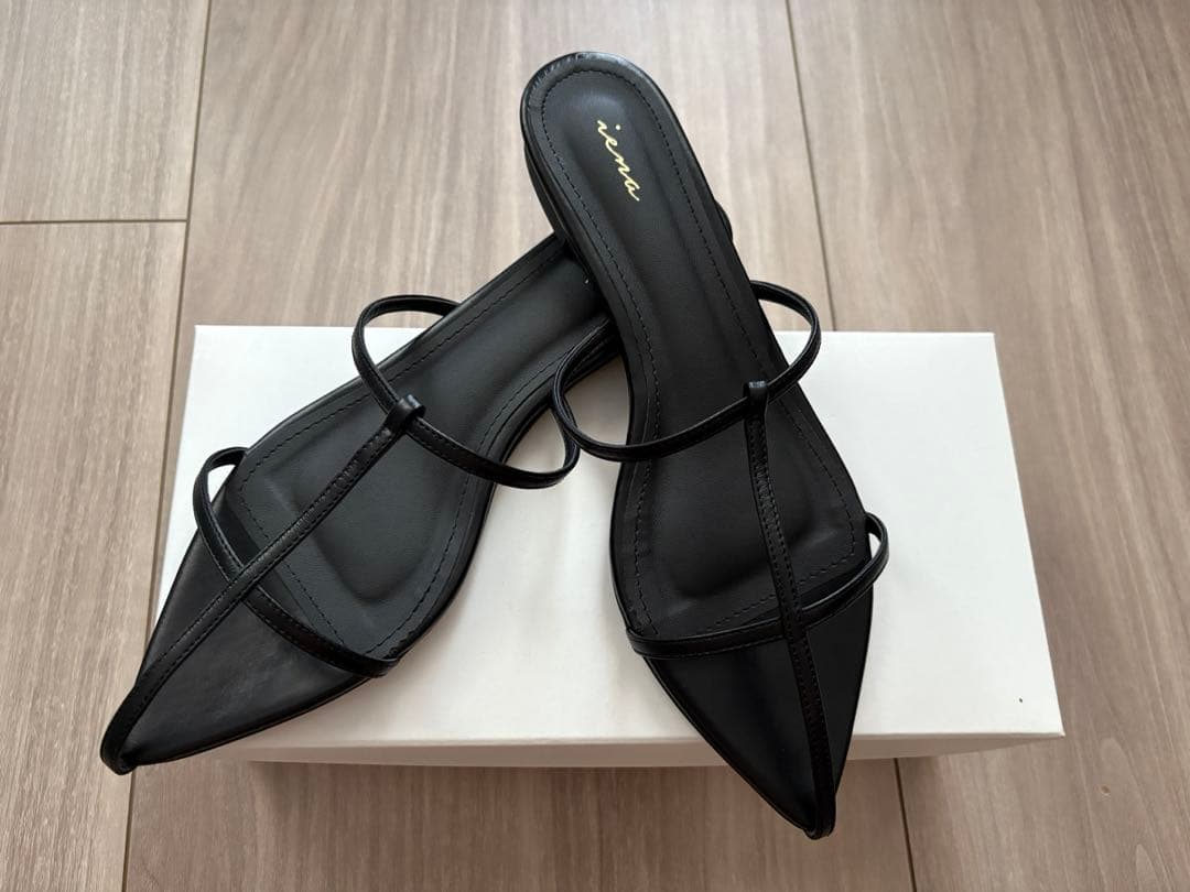 IENA ポインテッドフラットサンダル