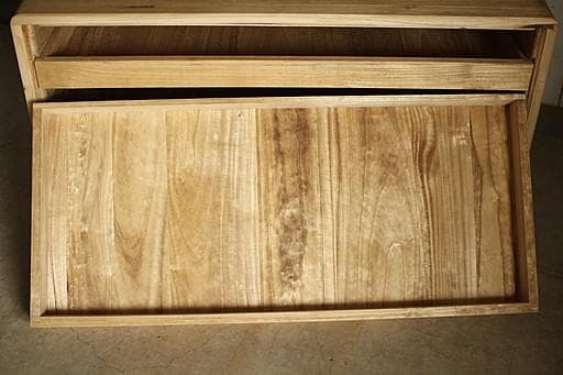 古い木製の引き出し3段　チェスト　桐箪笥　食器棚　シャツケース　収納棚　古家具