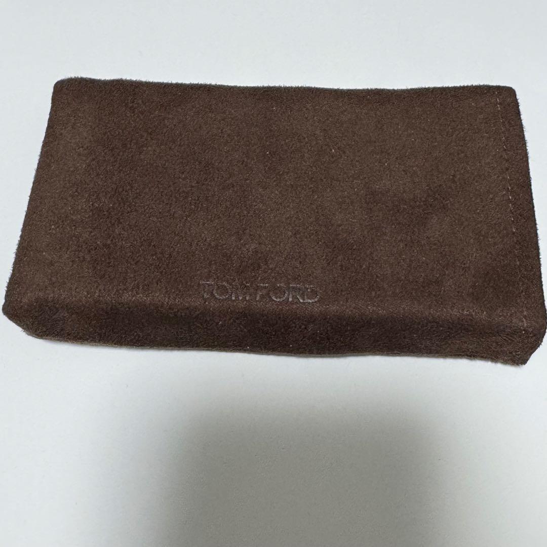 TOM FORD シェイド アンド イルミネイト フェース アンド アイパレット