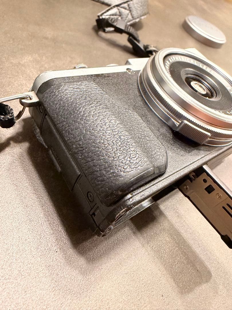 FUJIFILM X70 シルバー コンパクトデジタルカメラ